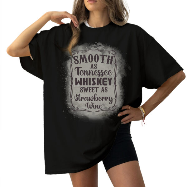 Vintage Gifts For Women - Smooth As Tennessee Whiskey Sweet As Strawberry Wine - Women Crewneck Shirts